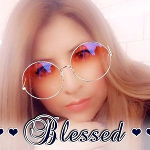 Meet your Posher, Gloria